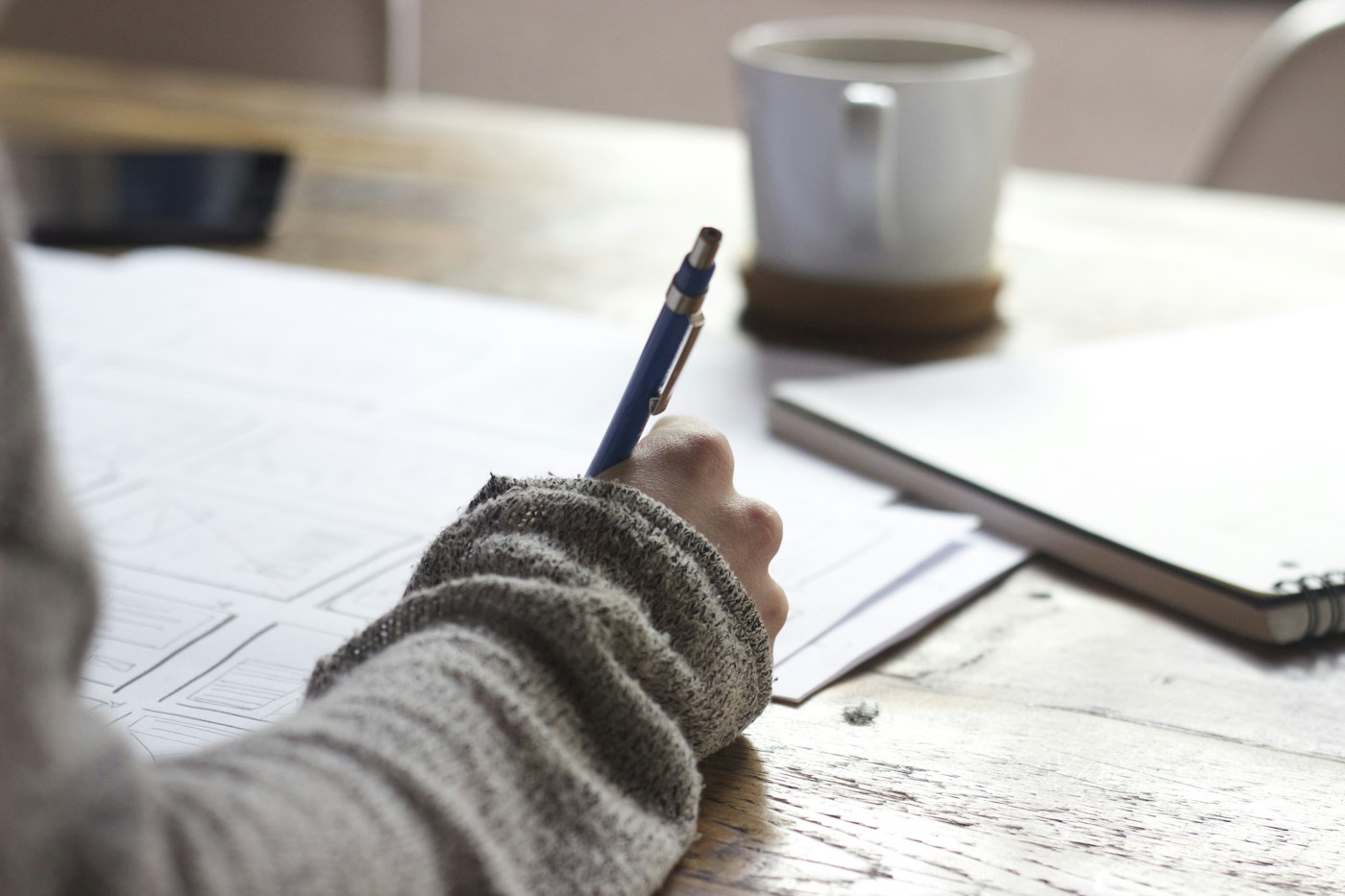 A research and writing scene, evoking the need to record the basis for decisions (illustrative image)